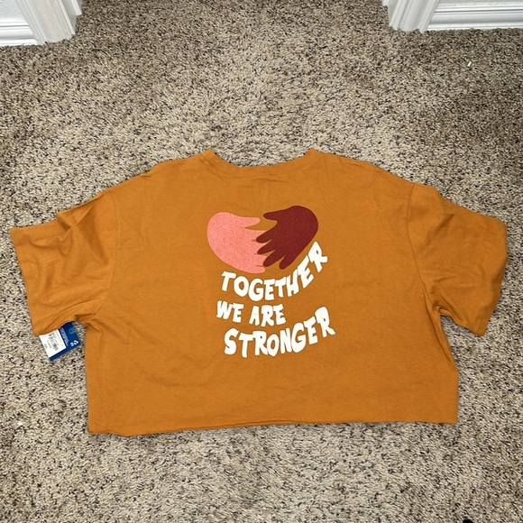 NWT! Arizona Sz XL Bronze Orange Cropped T-Shirt Stronger Together‎ Short Sleeve - Picture 3 of 5